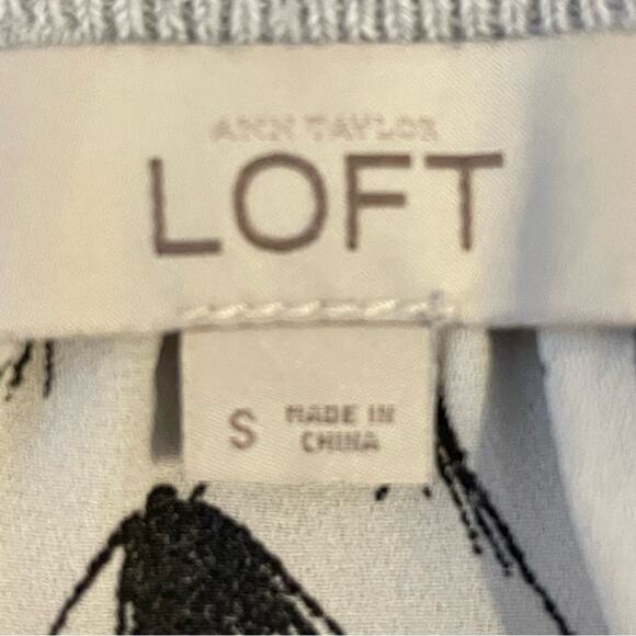 Ann Taylor LOFT top with knit grey front and black & cream design size Small B3 - Picture 2 of 3